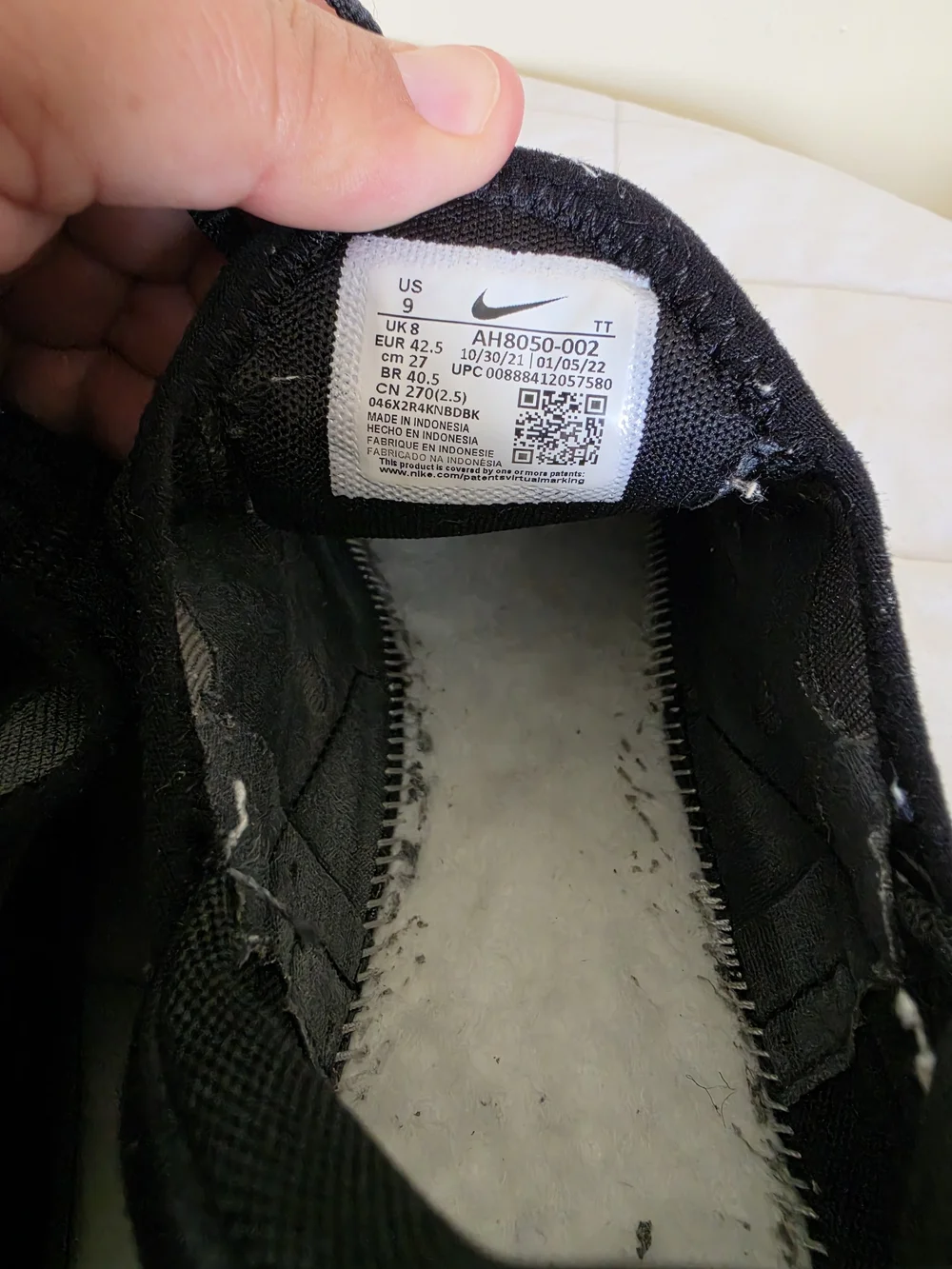 Nike Air Max 270 Black and White  Women's Sneakers Size 9